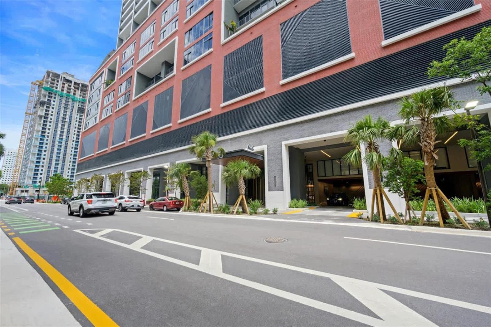 Oasis With Gym & Pool Miami