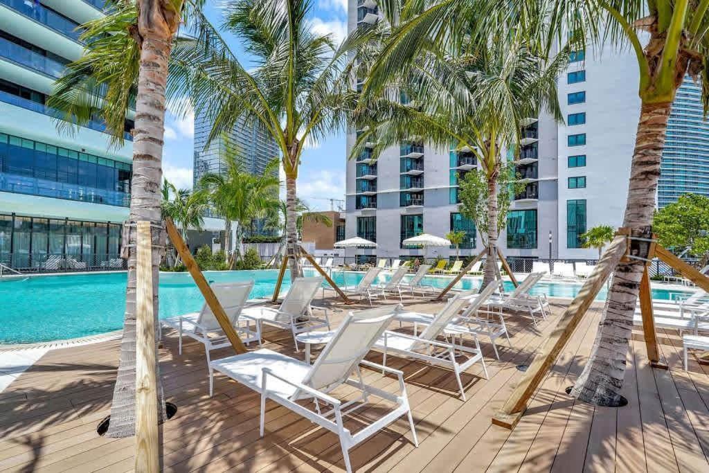 Apartment Oasis With Gym & Pool Miami