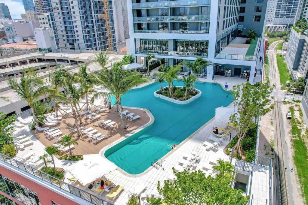 Oasis With Gym & Pool Miami