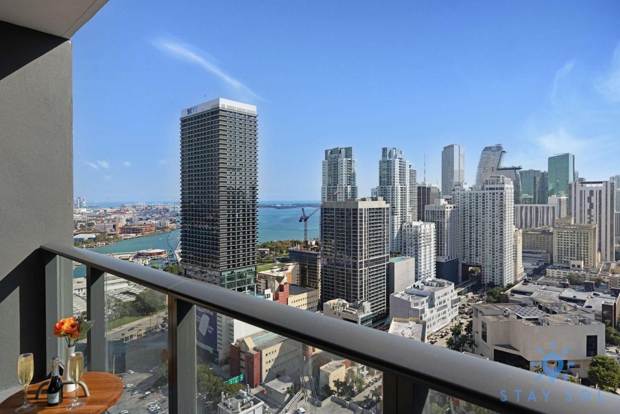 Apartment Oasis With Gym & Pool Miami