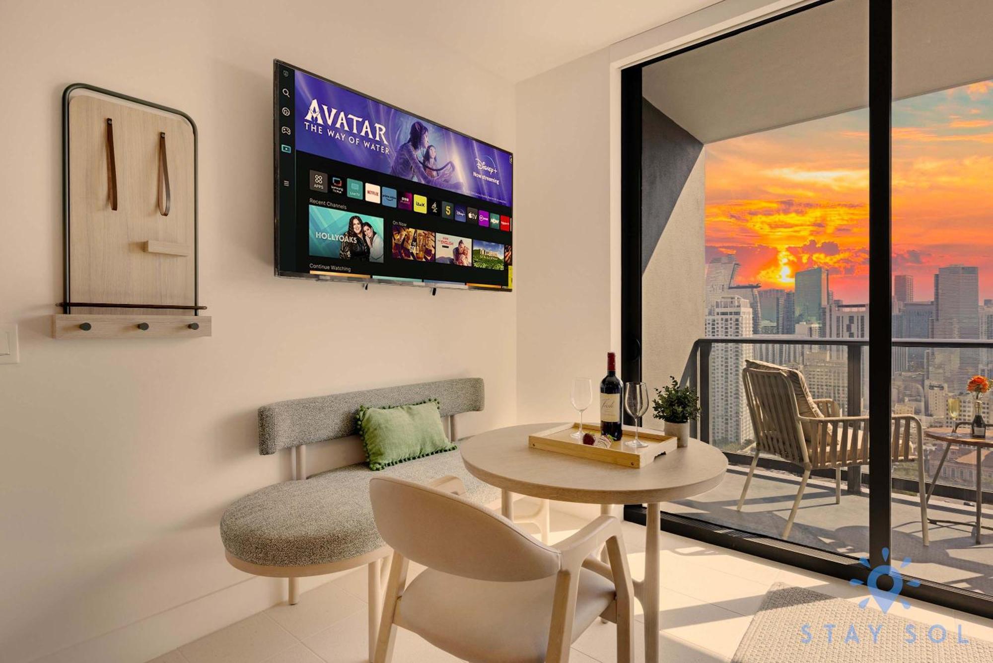 Oasis With Gym & Pool Apartment *