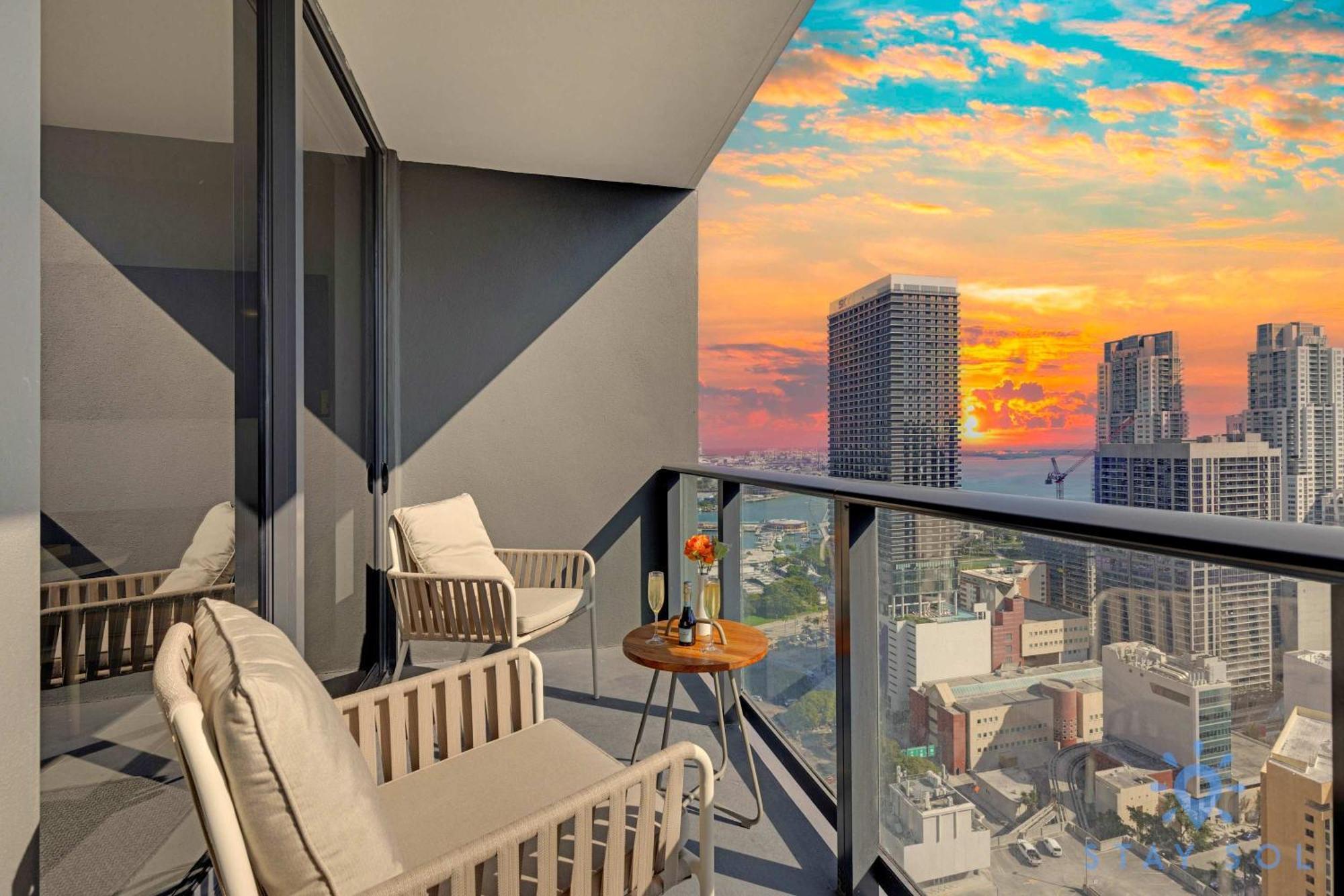 Oasis With Gym & Pool Apartment Miami