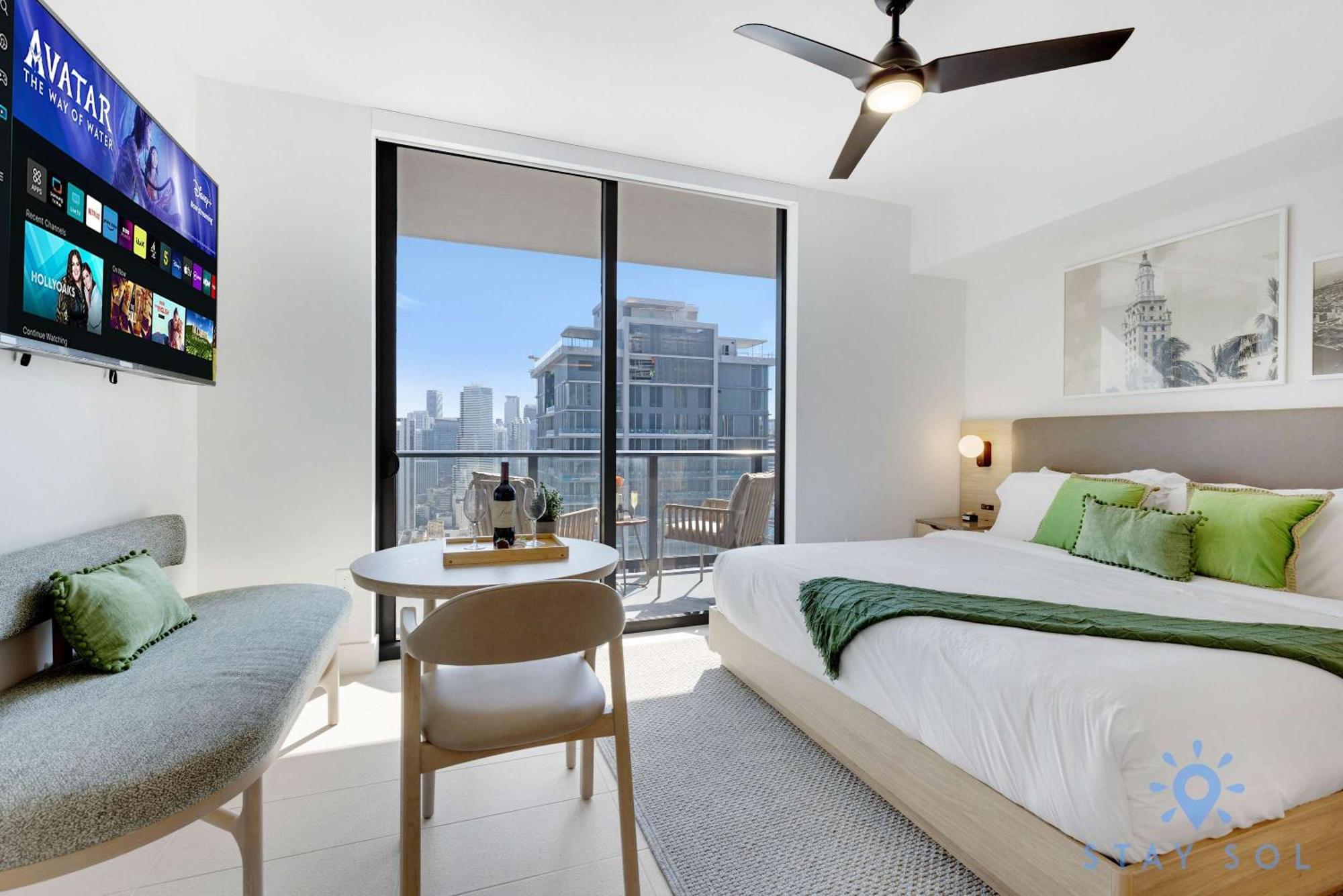 Oasis With Gym & Pool Apartment *